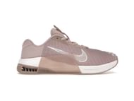 Metcon 9 "Pink Oxford" (Image via StockX)